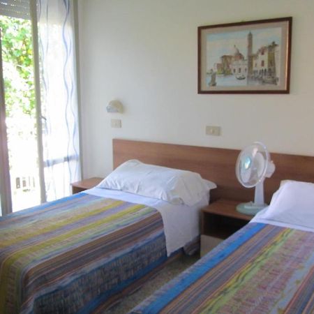 Hotel Toledo Rimini Esterno foto